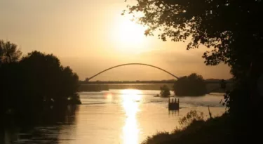 pont-europe-orleans-coucher-soleil-my-loire-valley