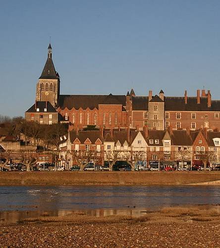 Loiret-Chateau-Gien-by-Roulex