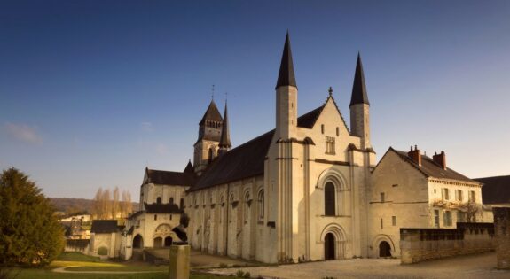 abbaye-royale-de-fontevraud-eglise-leonard-de-serres