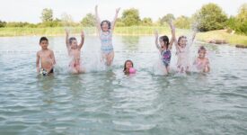 baignade naturelle du grand chambord enfants