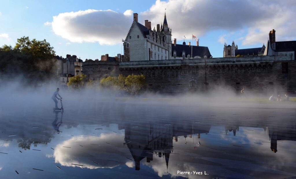 miroir-eau-brume-chateau-ducs-bretagne-pierre-yves-lassale