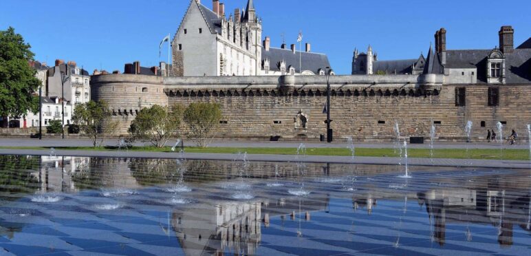 miroir-eau-chateau-ducs-bretagne-pierre-yves-lassale