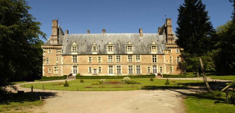 Chateau de Saint-Amand en Puisaye