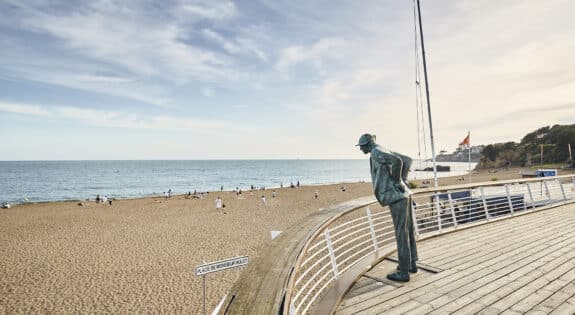 Statue de Monsieur Hulot, Saint-Marc-sur-Mer