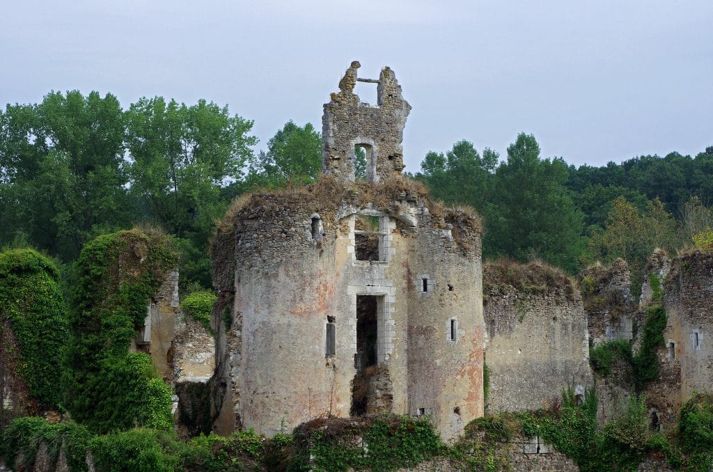 Les ruines du château de Vaujours