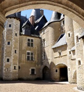 Fougeres sur Bievre