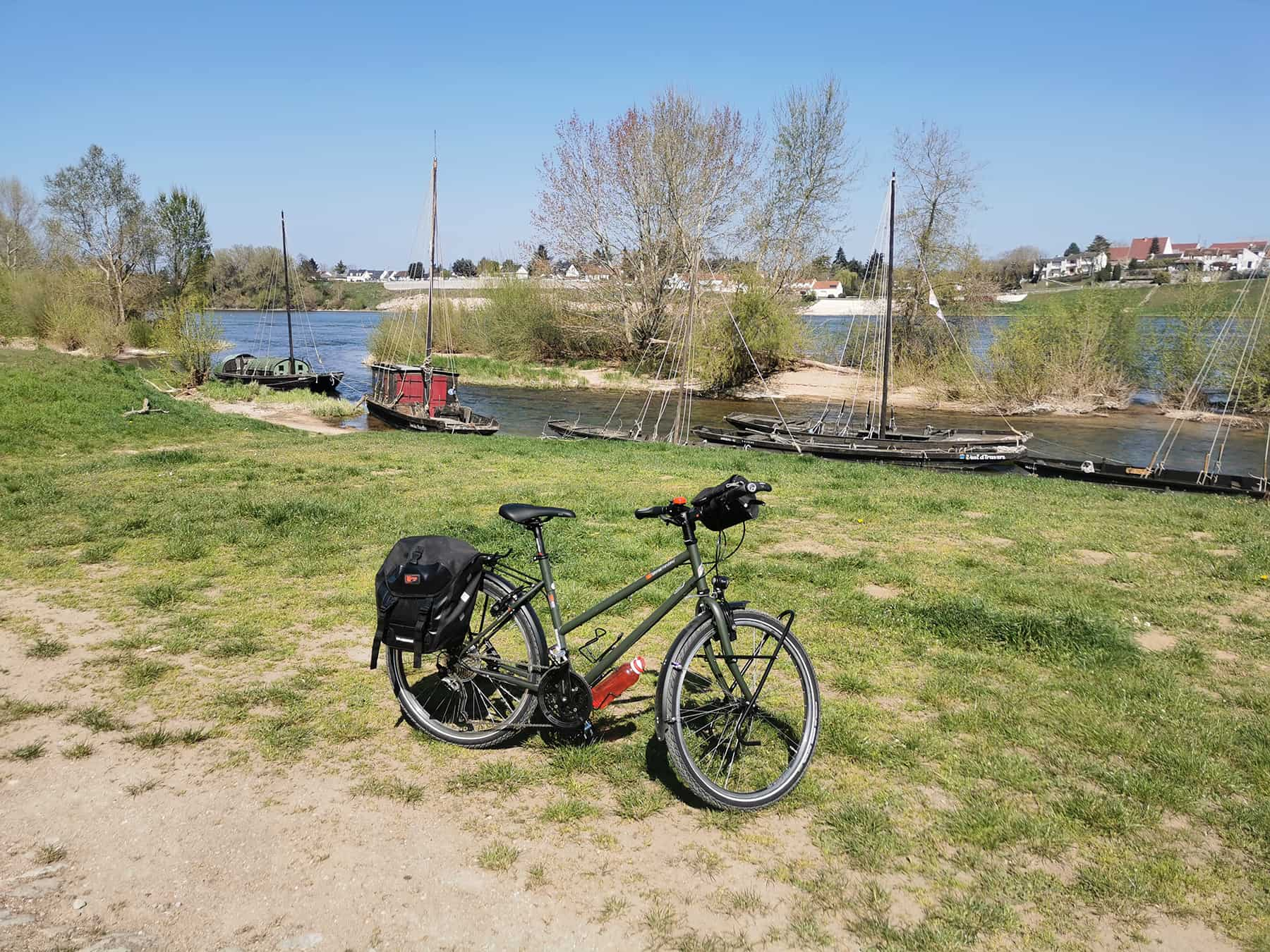 Loire à vélo à Jargeau © Adeline Moreau - CRT Centre-Val de Loire