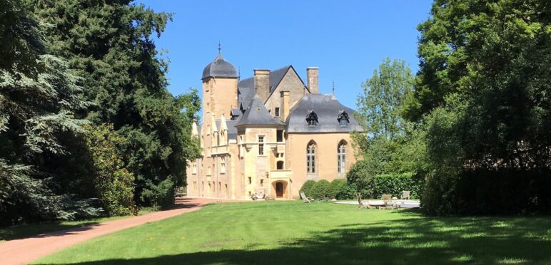 Vue sur le Château de Chatillon-en-Bazois