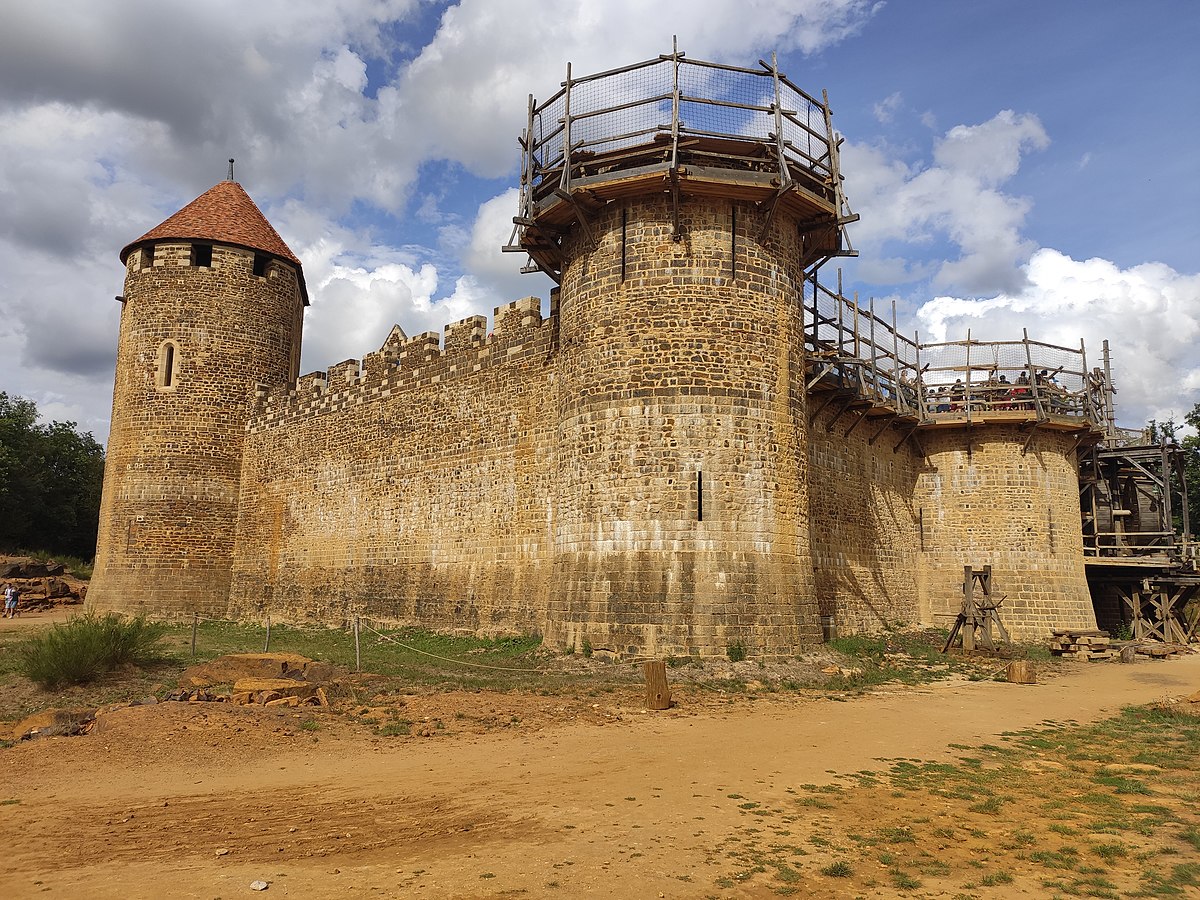 Le château de Guédelon : la construction du château fort avance depuis 25  ans maintenant - Carbone