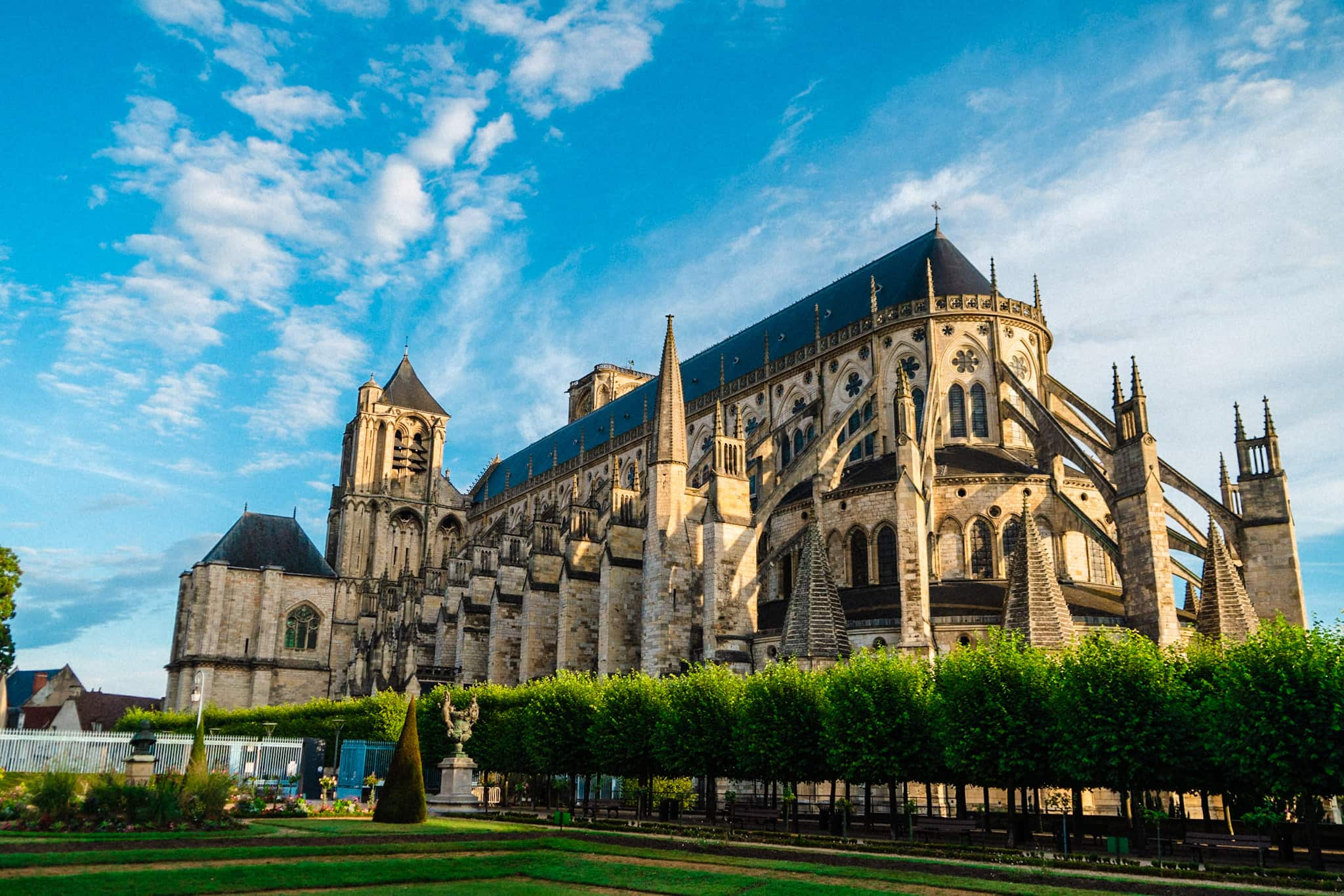 Cathedrale_de_Bourges-Ad2T_du_Cher-9501