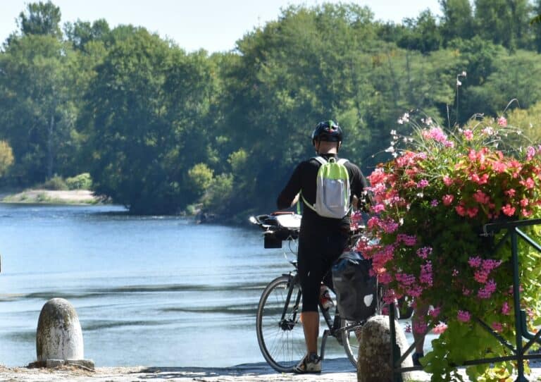 Ambiance-cyclo-Loire-12-septembre-2018-OT-Terres-de-Loire-et-Canaux-IRemy-7-1-min-768x542