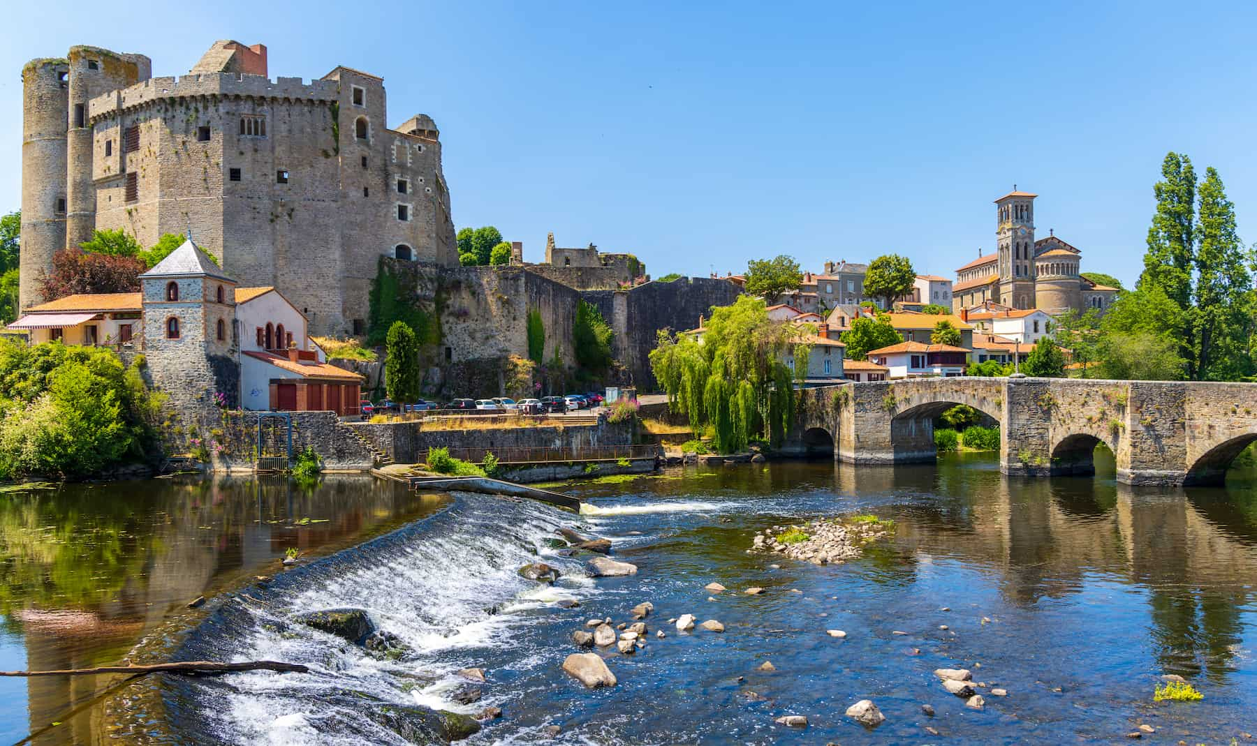 chateau-clisson