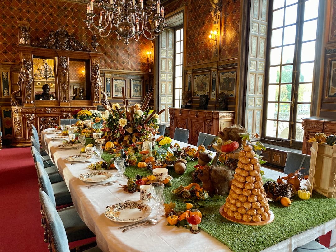 Décorations d'automne au château de Cheverny