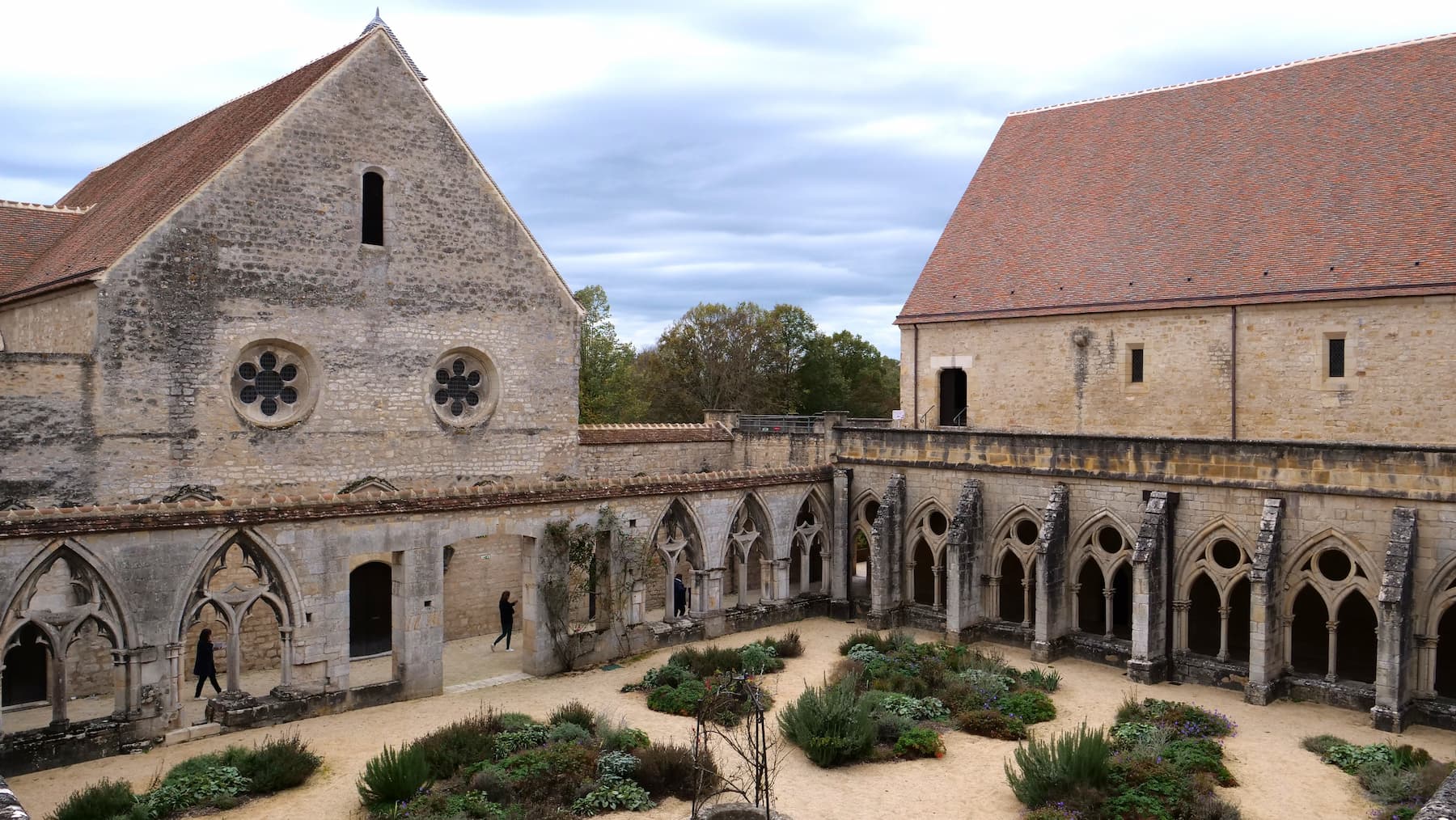 abbaye-noirlac-halloween