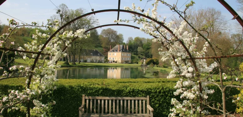 Jardin du Plessis Sasnières Marché aux plantes et produits du terroir les 17 et 18 mai 2025